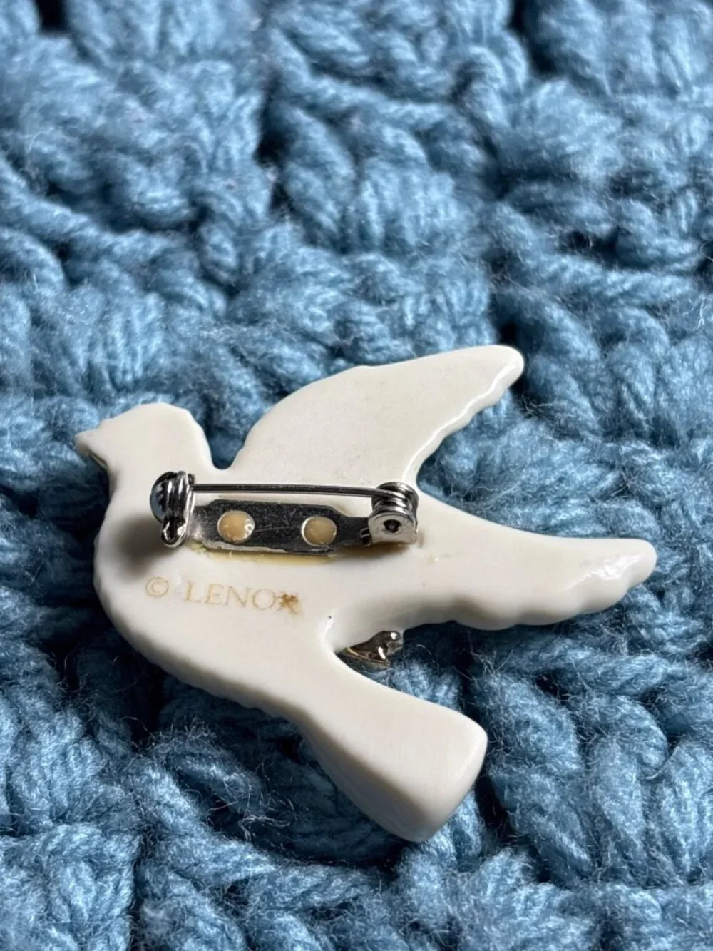 Vintage Lenox Porcelain Flying Dove Brooch Pin 1 5/8 inches - Picture 2 of 2